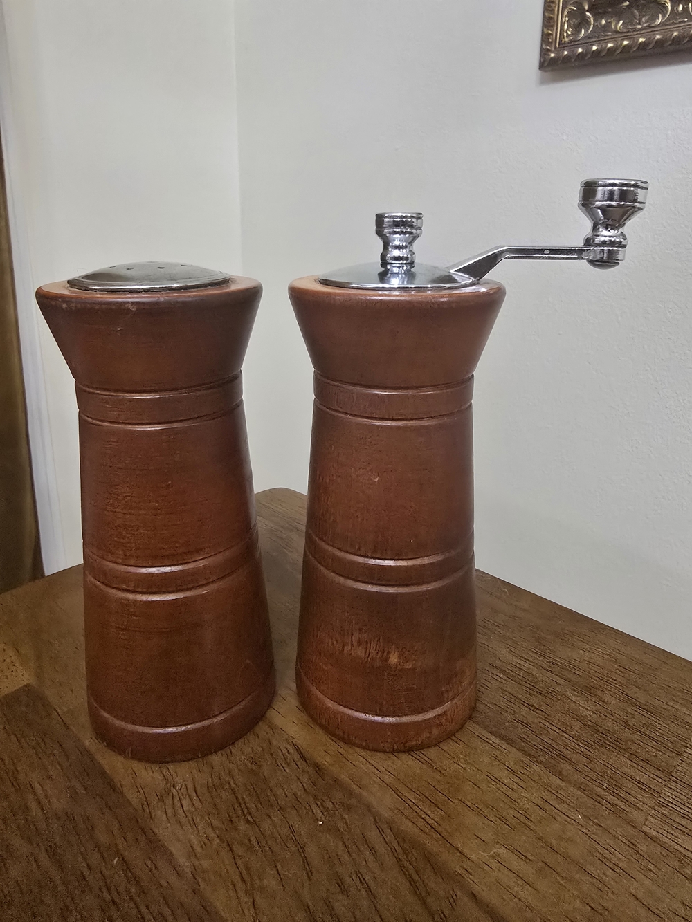 Vintage Mid Century Wood Salt Shaker Pepper Mill Grinder Set Leeds Engineering